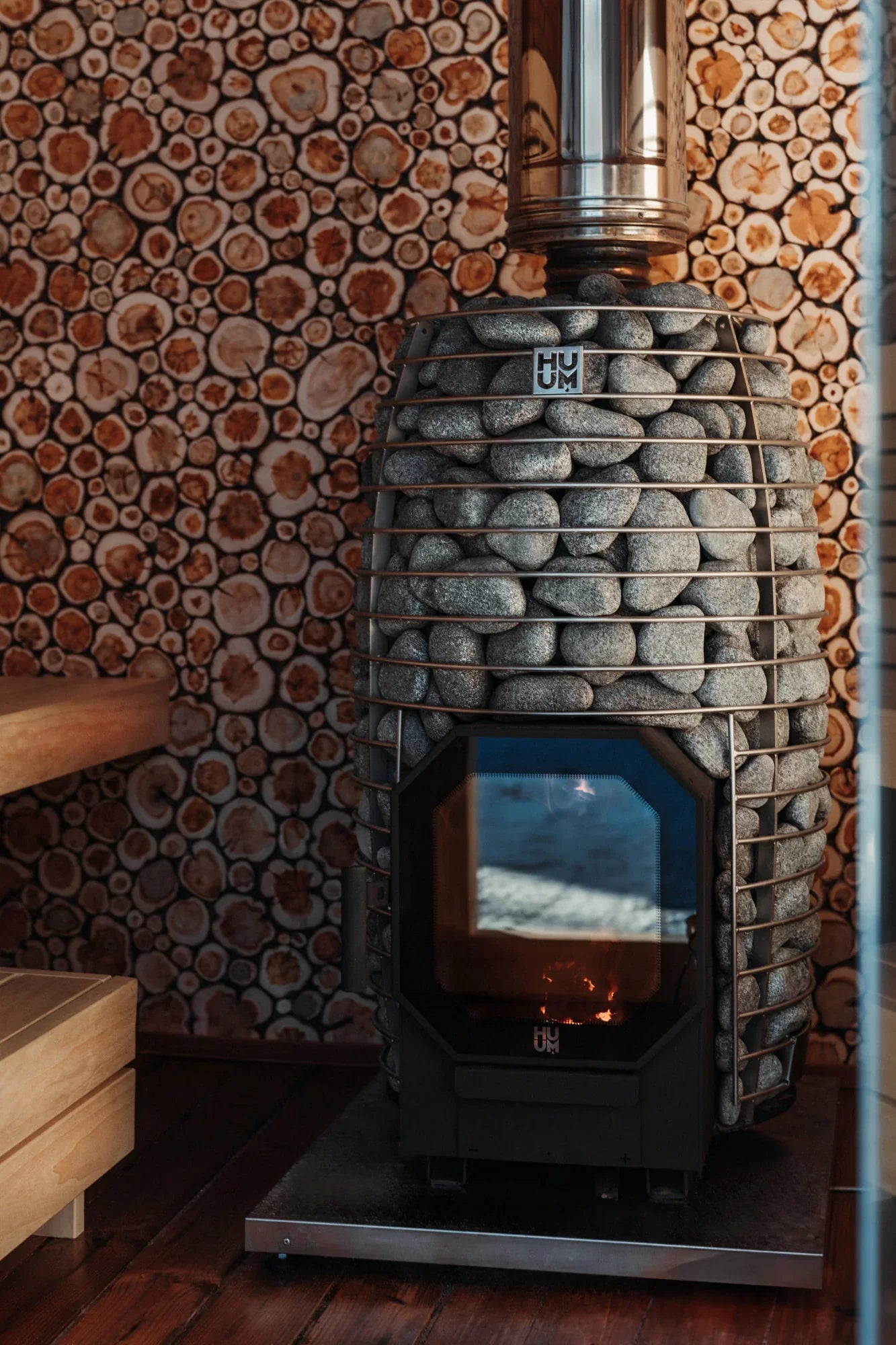 HUUM HIVE Flow Wood Burning Sauna Stove HUUM 661402553-hive-flow-environment_2-1.webp